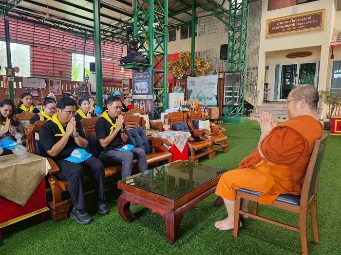 กข.กสอ. จัดกิจกรรม "ปันขวด ปันบุญ หนุนนำใจ " รวบรวมขวดน้ำพลาสติกใช้แล้ว มอบให้กับ วัดทอง จรัญสนิทวงศ์ บางพลัด กรุงเทพฯ
